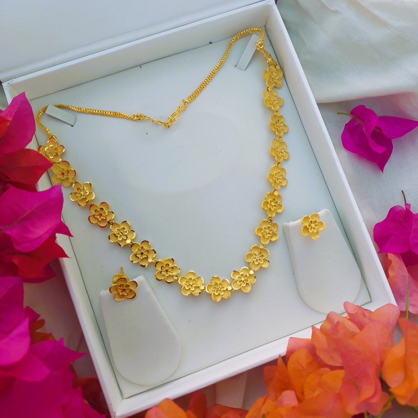 Bakuli Haar Floral Micro Gold Plated Short Necklace